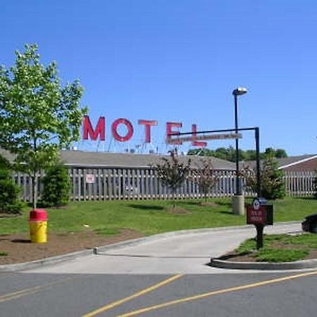 Mayflower Motel Милфорд Экстерьер фото